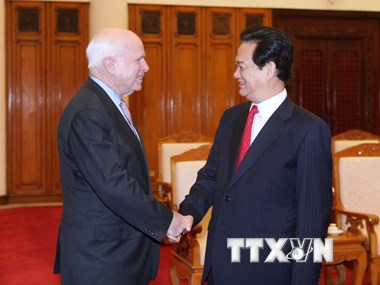 នាយករដ្ឋមន្រ្តីវៀតណាមទទួលជួបសន្ទនាជាមួយបណ្តា ព្រឹទ្ឋសមាជិកអាមេរិក៊